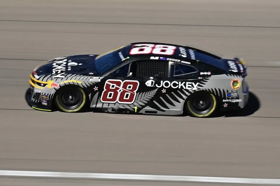 Has SVG finally figured out ovals?